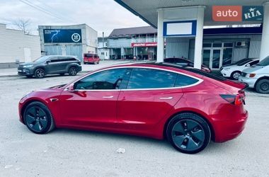 Седан Tesla Model 3 2019 в Черновцах