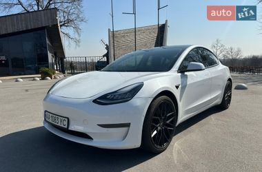Седан Tesla Model 3 2019 в Киеве