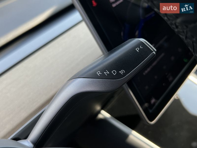 Седан Tesla Model 3 2019 в Львове