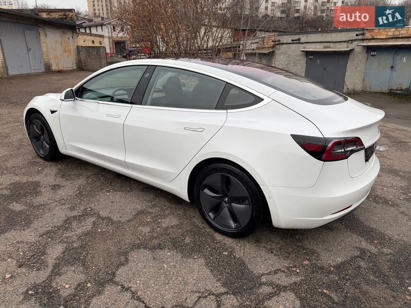 Седан Tesla Model 3 2018 в Киеве