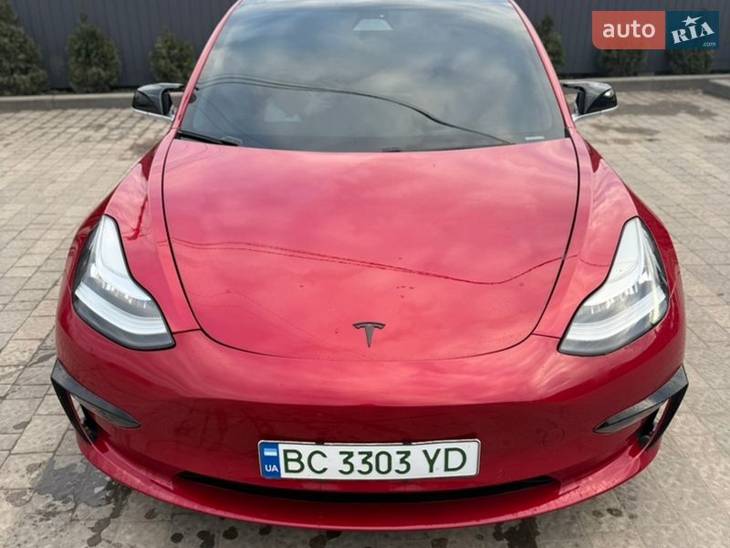 Седан Tesla Model 3 2020 в Перемышлянах