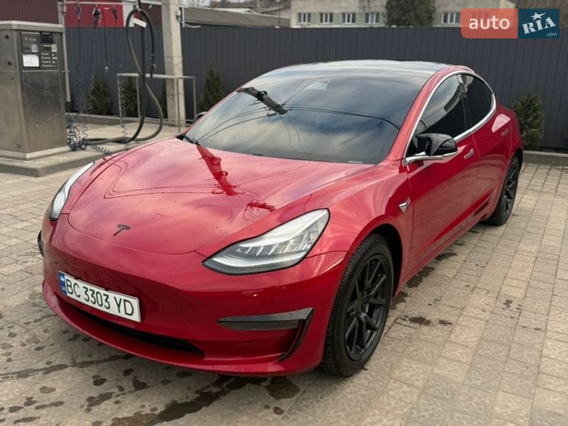 Седан Tesla Model 3 2020 в Перемышлянах