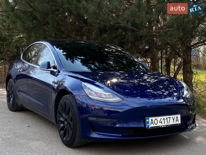 Седан Tesla Model 3 2019 в Ужгороде