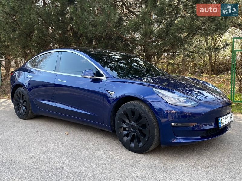 Седан Tesla Model 3 2019 в Ужгороде