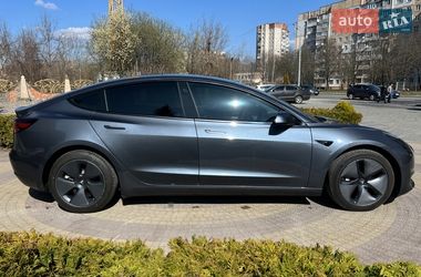 Седан Tesla Model 3 2022 в Львове