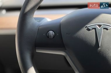 Седан Tesla Model 3 2022 в Львове