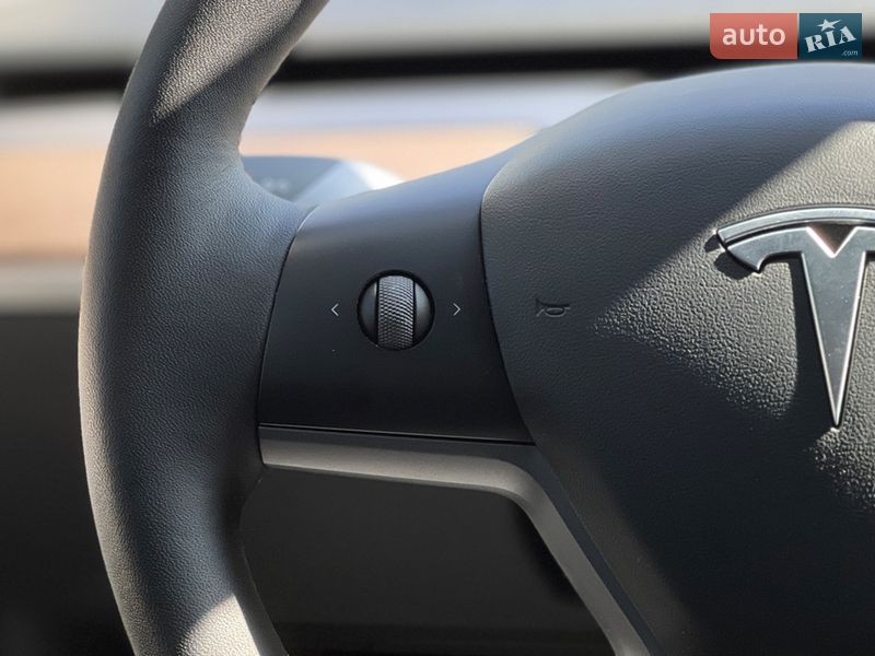 Седан Tesla Model 3 2022 в Львове