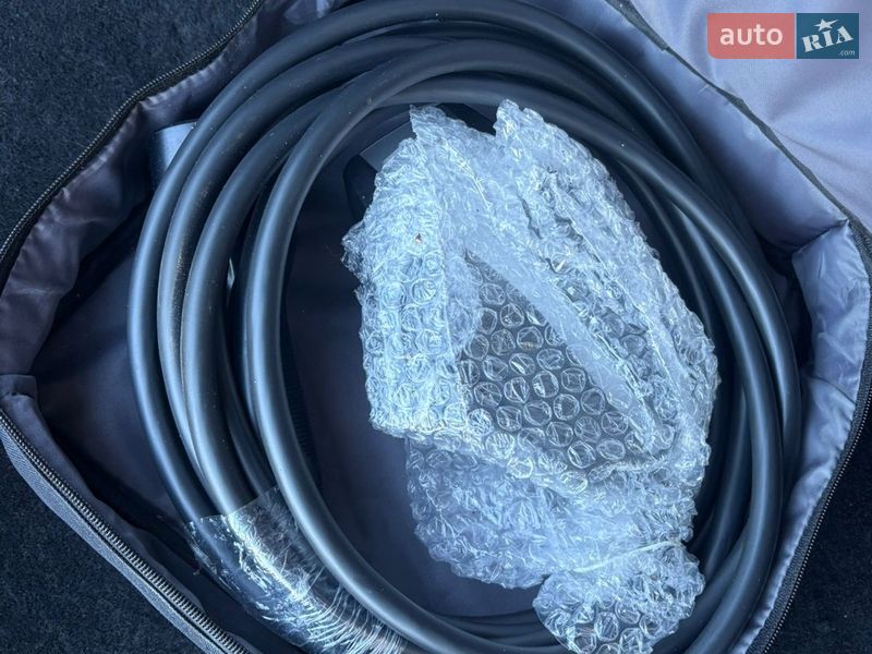 Седан Tesla Model 3 2021 в Ровно