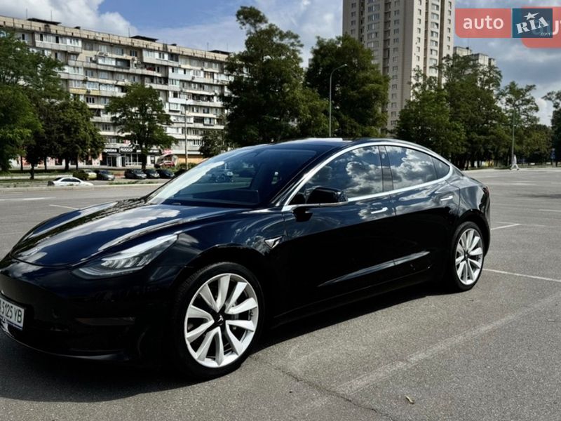 Седан Tesla Model 3 2019 в Межгорье фото Седан Tesla Model 3 2019 в Межгорье