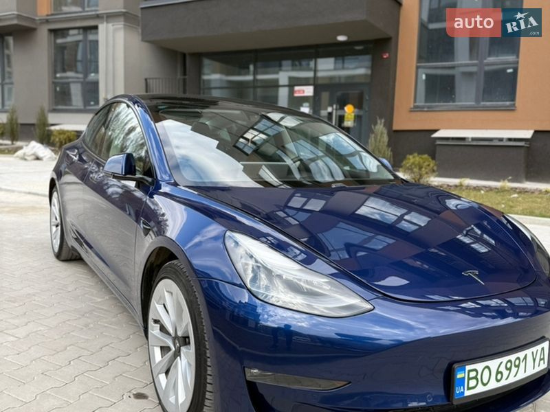Седан Tesla Model 3 2021 в Тернополе