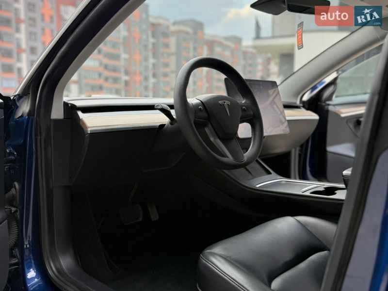 Седан Tesla Model 3 2021 в Тернополе