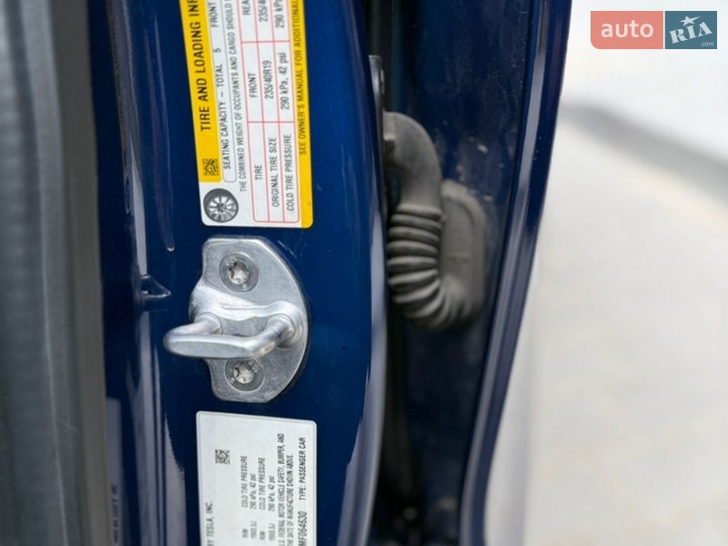 Седан Tesla Model 3 2021 в Тернополе