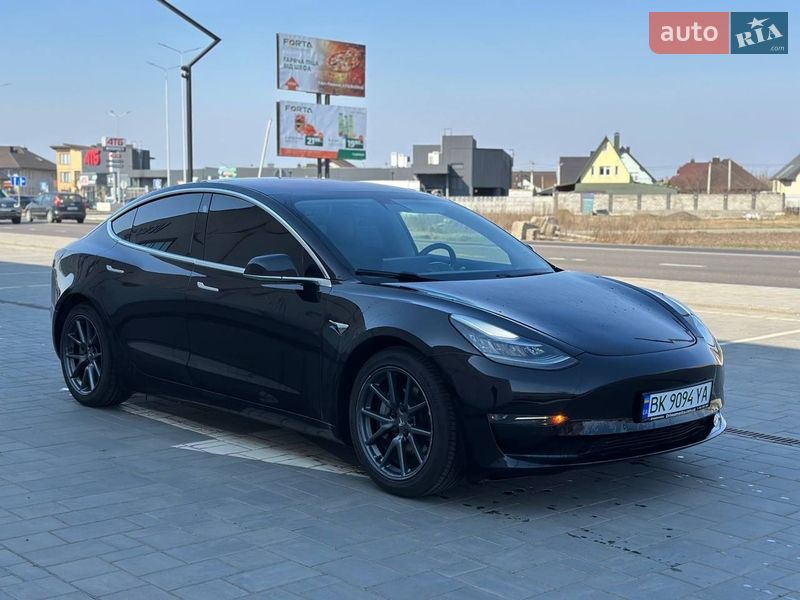 Седан Tesla Model 3 2019 в Луцке фото 2 Седан Tesla Model 3 2019 в Луцке