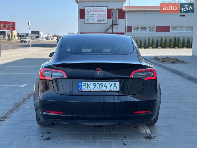 Седан Tesla Model 3 2019 в Луцке фото 5 Седан Tesla Model 3 2019 в Луцке