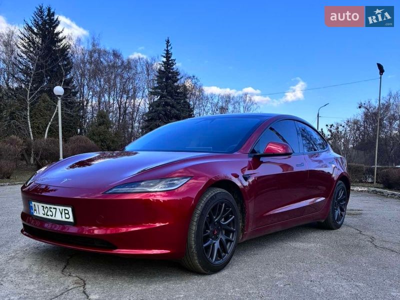 Седан Tesla Model 3 2024 в Киеве