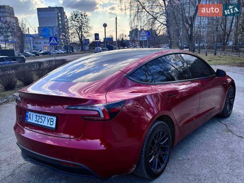 Седан Tesla Model 3 2024 в Киеве