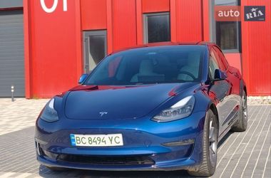 Седан Tesla Model 3 2021 в Львові