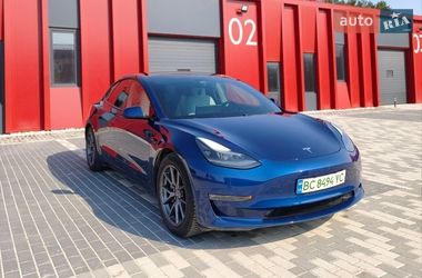 Седан Tesla Model 3 2021 в Львові