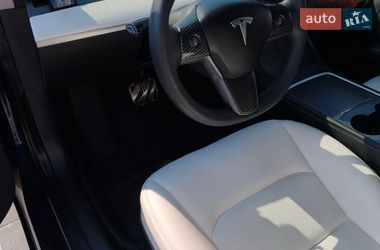 Седан Tesla Model 3 2021 в Львові