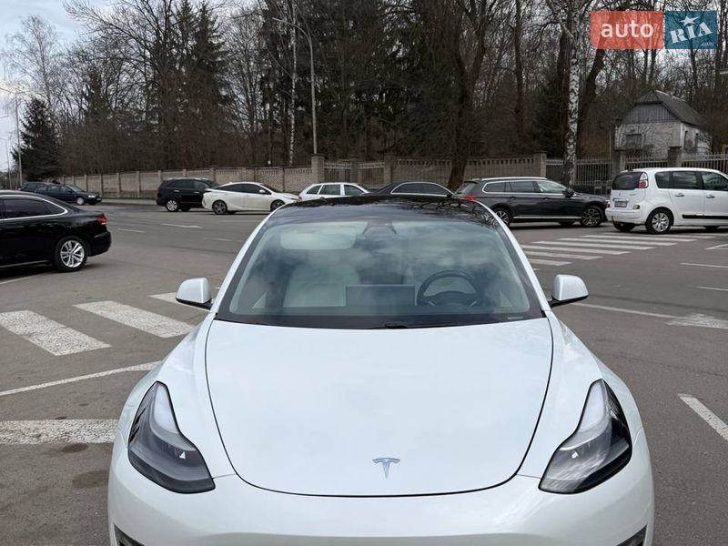 Седан Tesla Model 3 2020 в Виннице