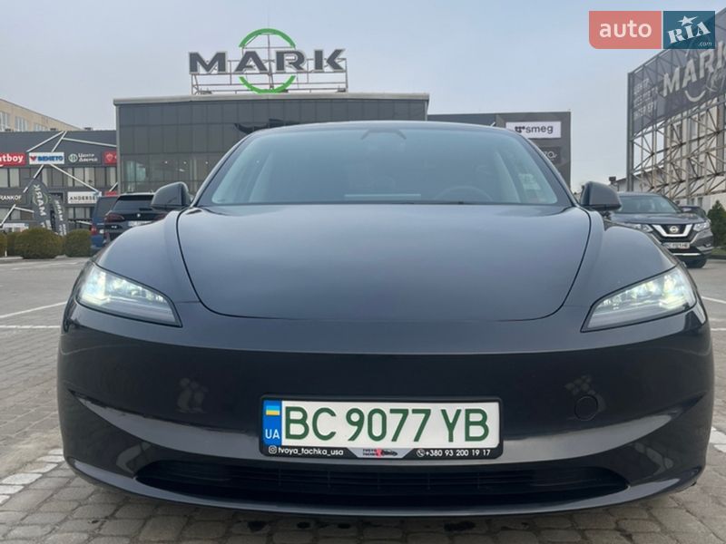 Седан Tesla Model 3 2024 в Львове