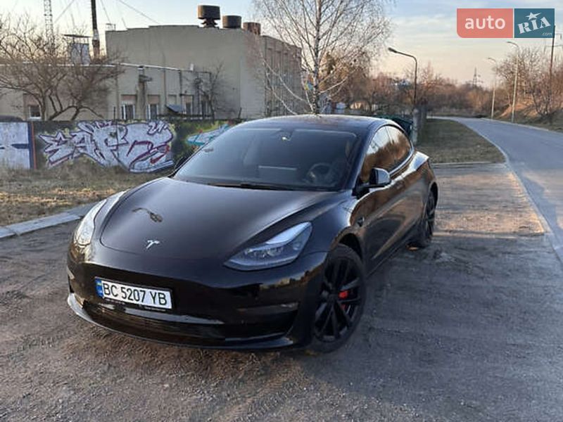 Седан Tesla Model 3 2022 в Киеве