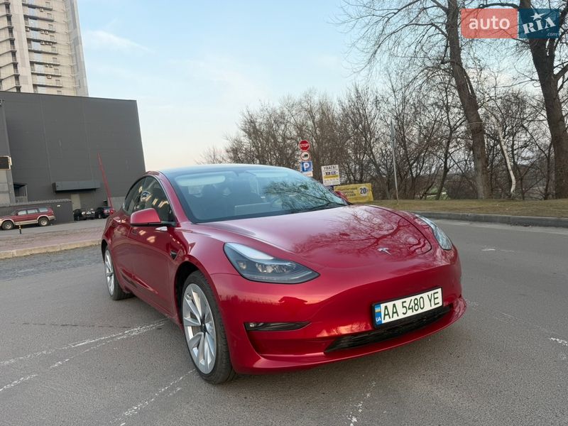 Седан Tesla Model 3 2022 в Києві