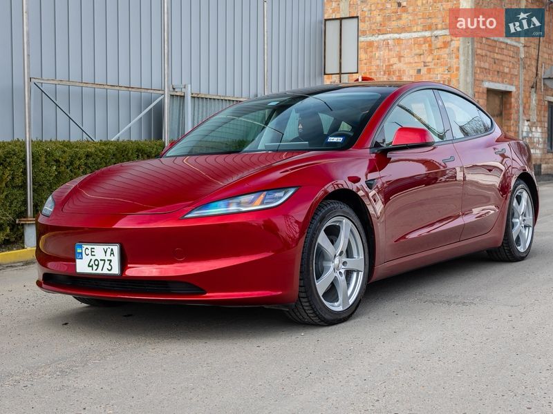 Tesla Model 3 2024