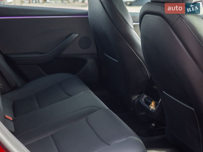 Седан Tesla Model 3 2024 в Черновцах фото 32 Седан Tesla Model 3 2024 в Черновцах