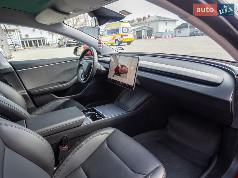 Седан Tesla Model 3 2024 в Черновцах фото 37 Седан Tesla Model 3 2024 в Черновцах
