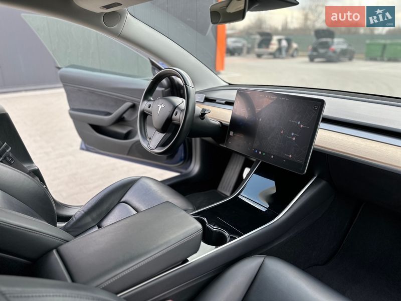 Седан Tesla Model 3 2018 в Вінниці