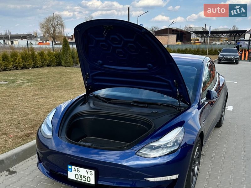 Седан Tesla Model 3 2018 в Вінниці
