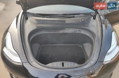Седан Tesla Model 3 2018 в Киеве