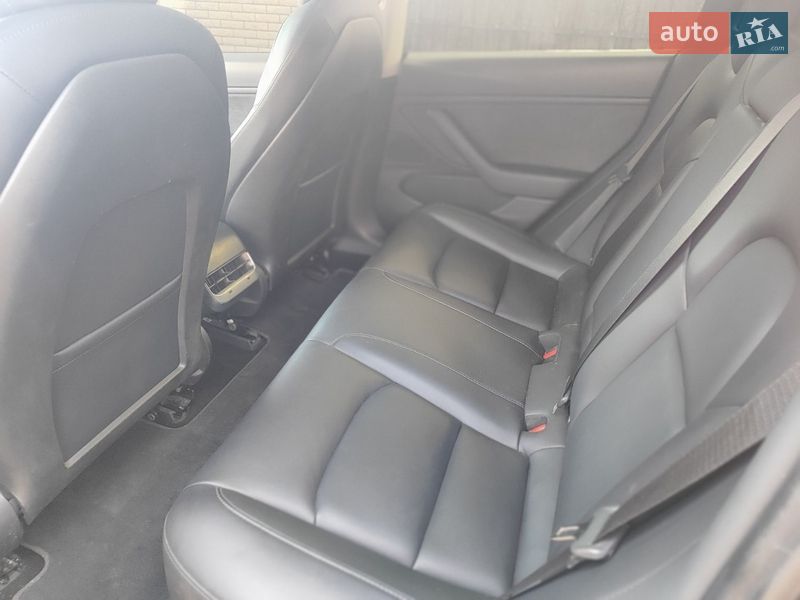 Седан Tesla Model 3 2018 в Киеве