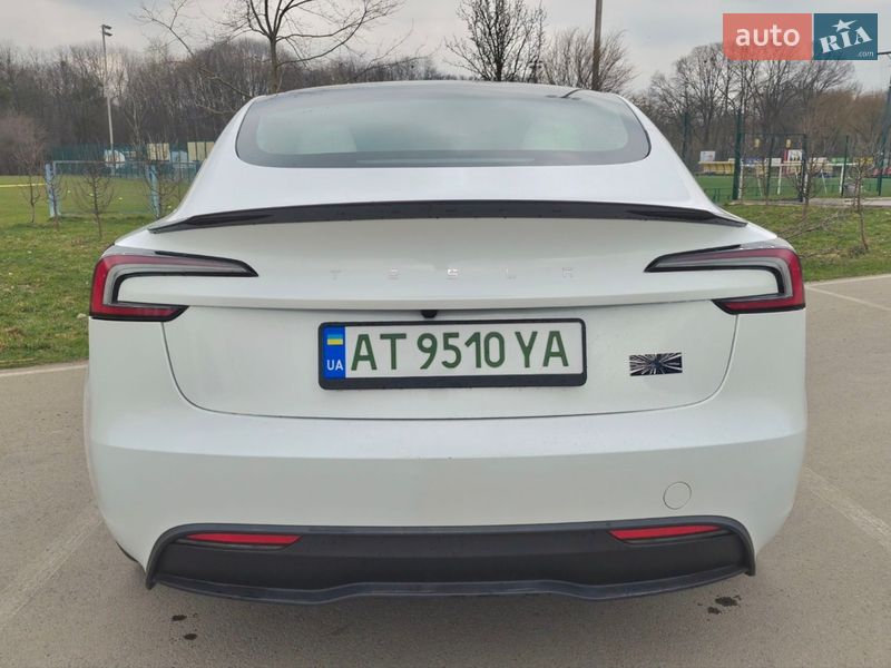 Седан Tesla Model 3 2025 в Ивано-Франковске