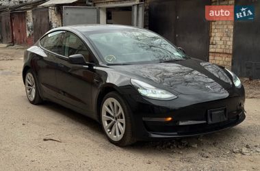 Седан Tesla Model 3 2022 в Львові