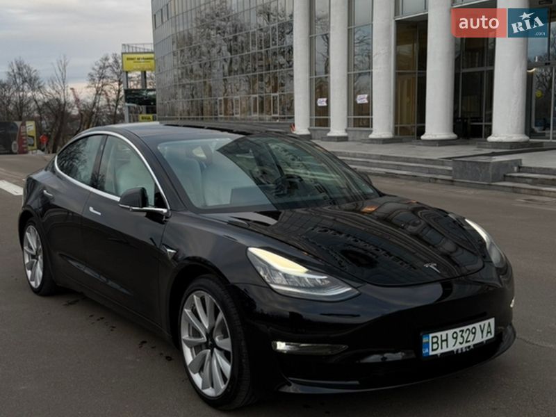 Tesla Model 3 2020