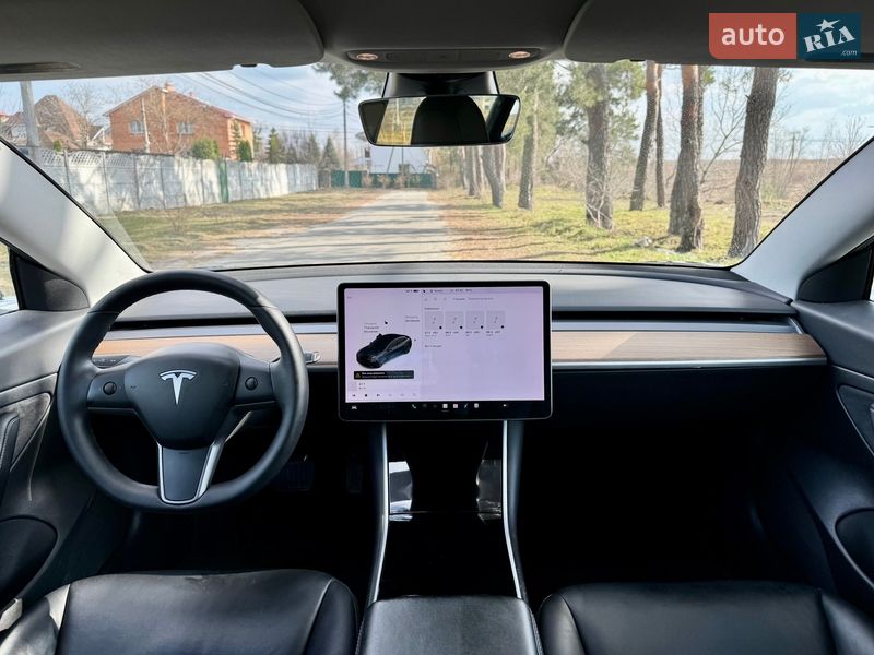 Седан Tesla Model 3 2020 в Києві