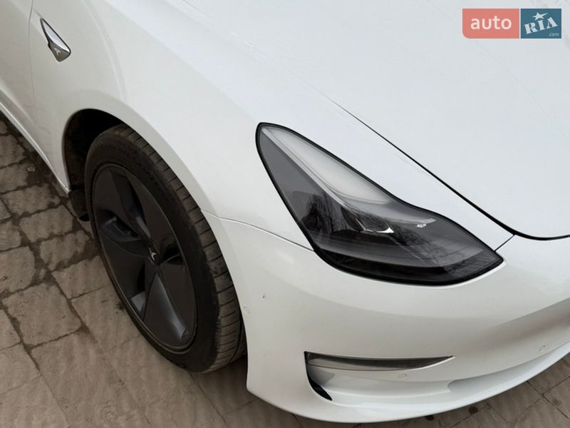 Седан Tesla Model 3 2020 в Тернополе