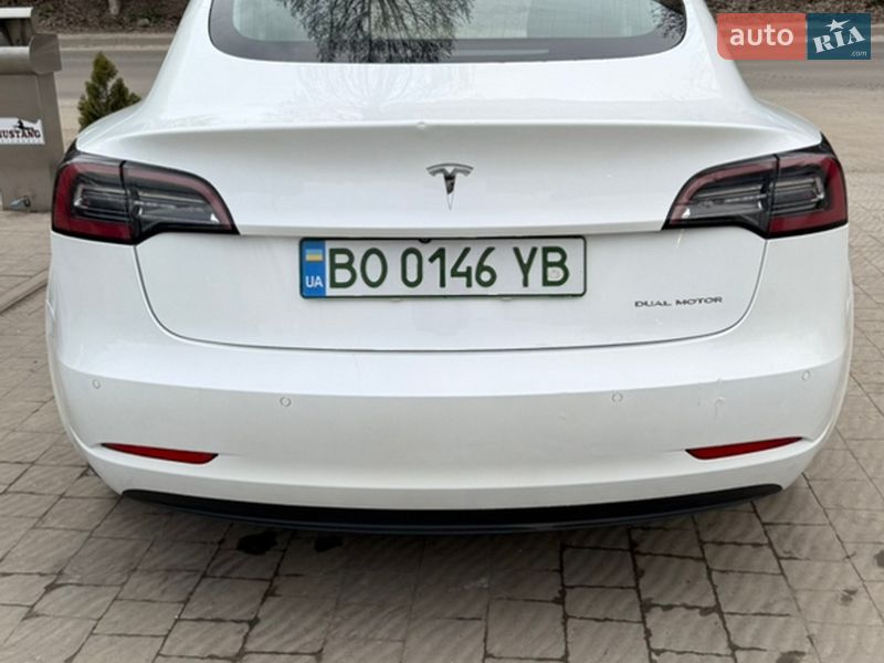 Седан Tesla Model 3 2020 в Тернополе