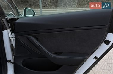 Седан Tesla Model 3 2020 в Тернополе