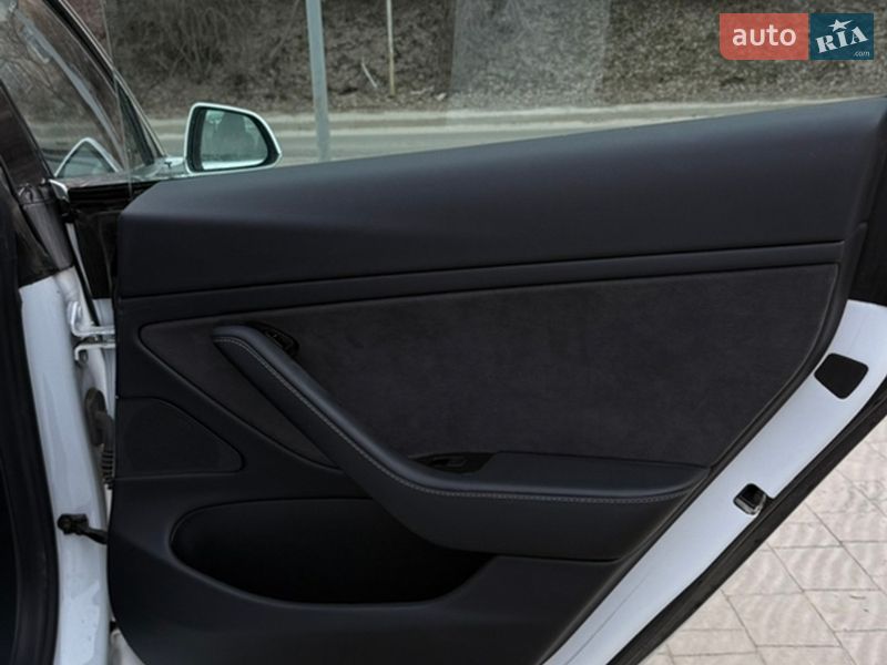 Седан Tesla Model 3 2020 в Тернополе фото 17 Седан Tesla Model 3 2020 в Тернополе