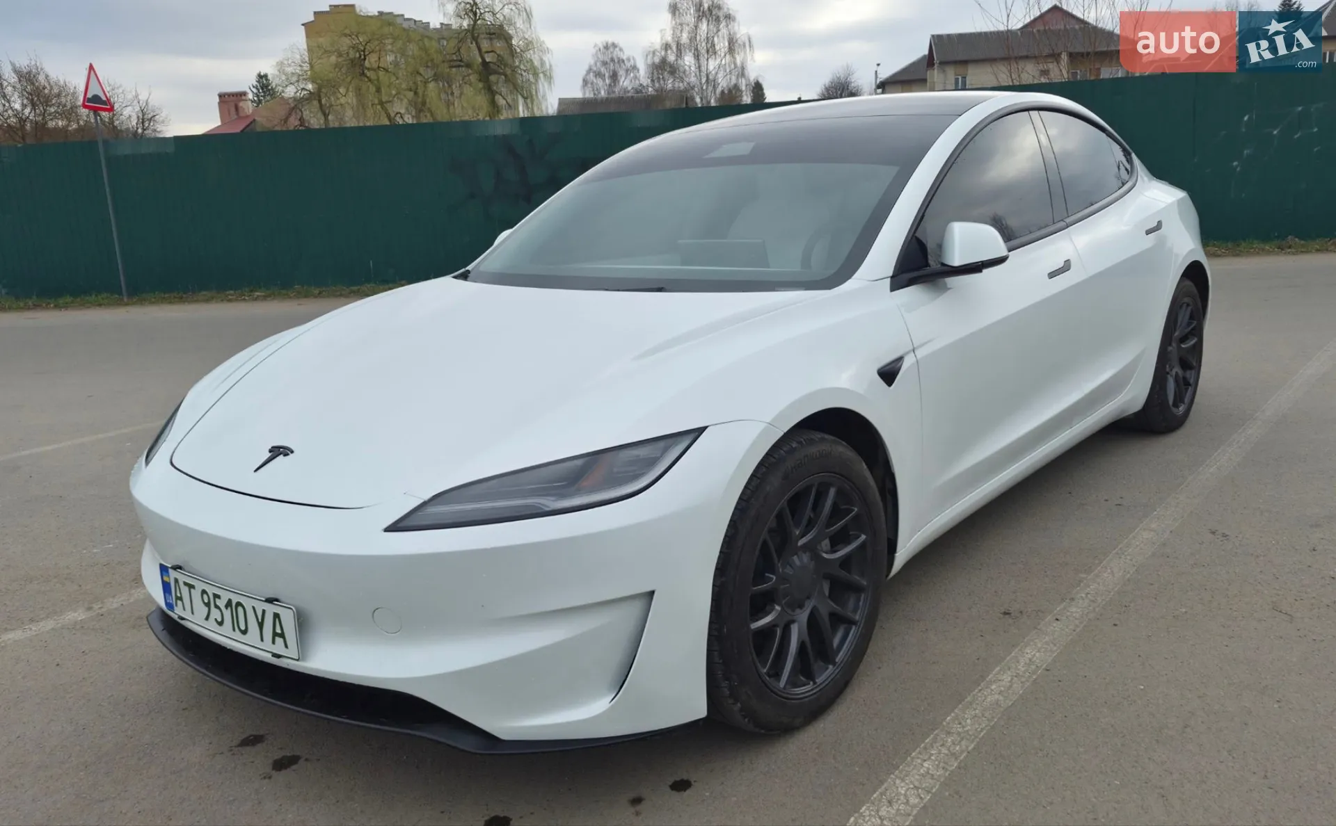 2025 Tesla Model 3 - мініатюра 3