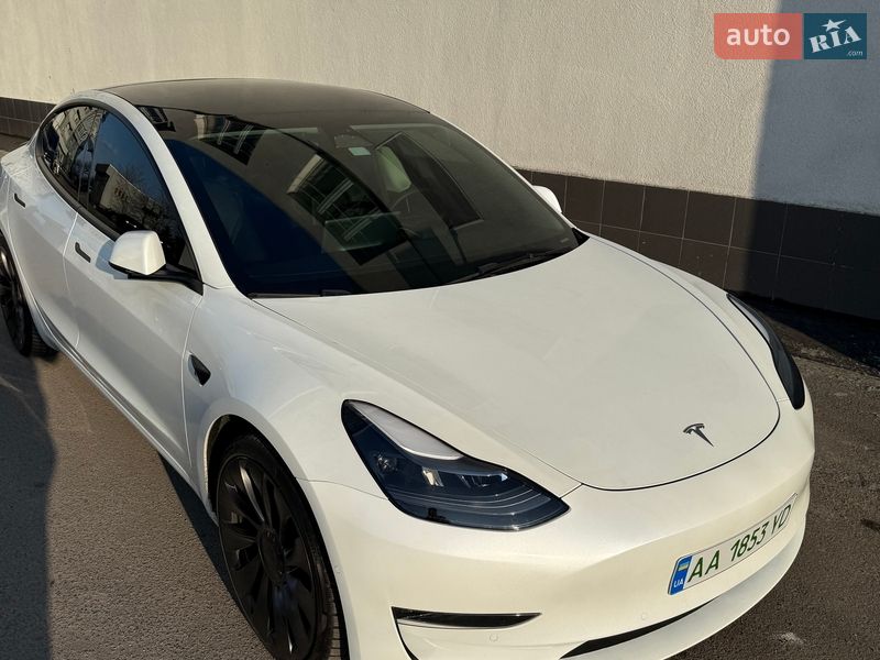 Седан Tesla Model 3 2022 в Києві