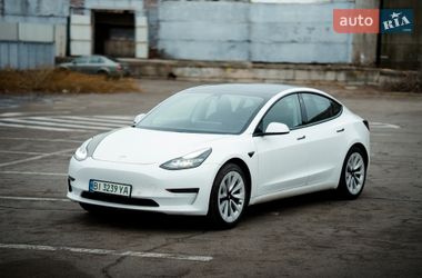 Седан Tesla Model 3 2020 в Полтаві