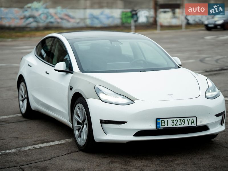 Седан Tesla Model 3 2020 в Полтаві