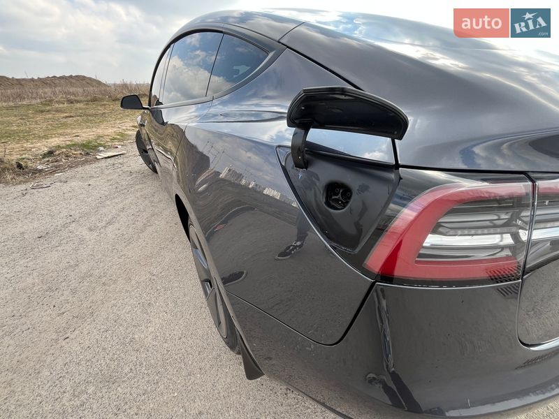 Седан Tesla Model 3 2022 в Вінниці