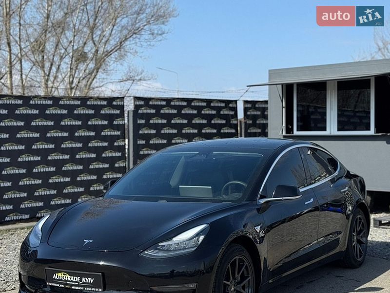 Tesla Model 3 2020