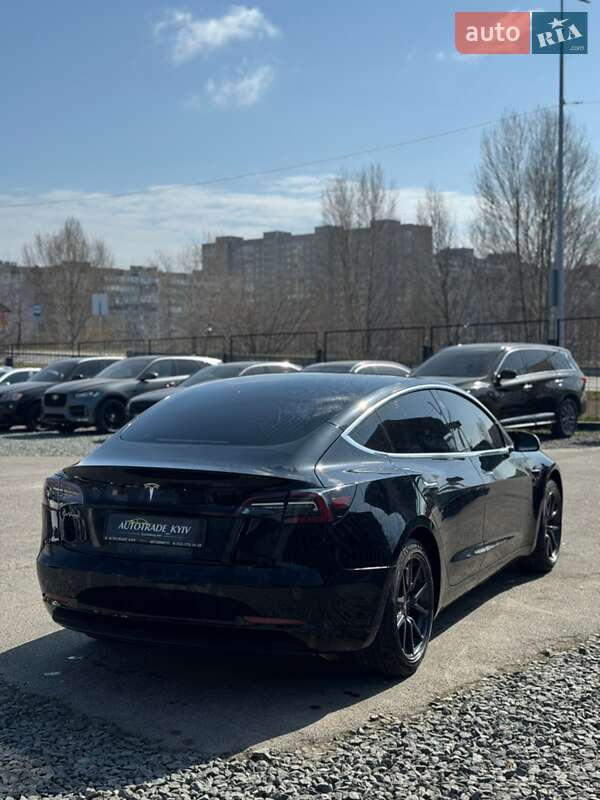 Седан Tesla Model 3 2020 в Киеве