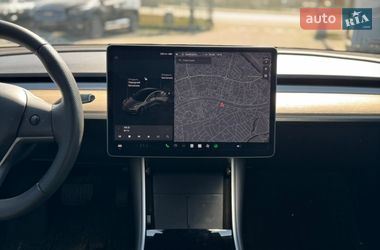 Седан Tesla Model 3 2020 в Киеве